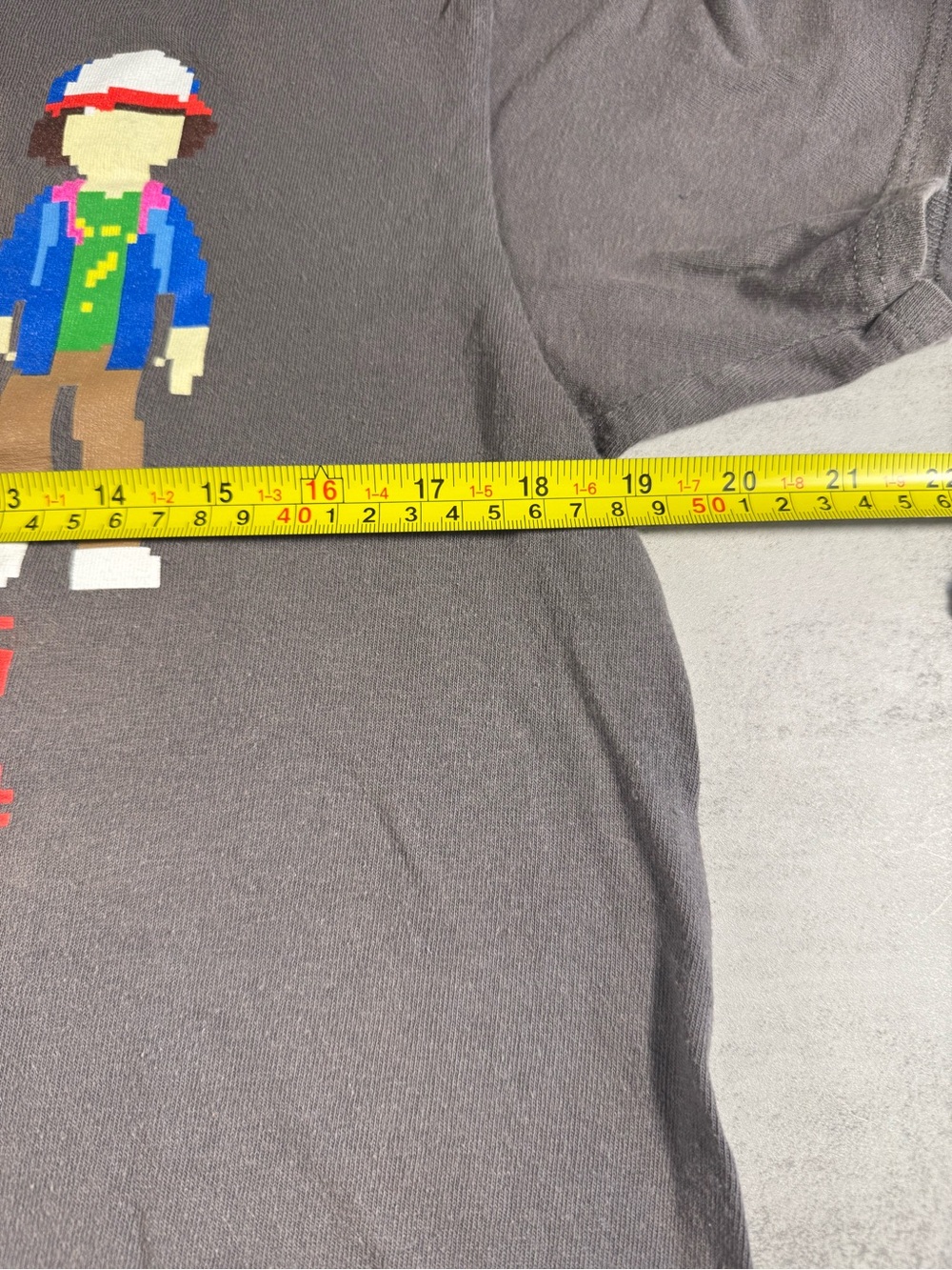 VINTAGE Stranger Things PIXEL Black T shirt medium - Picture 4 of 5